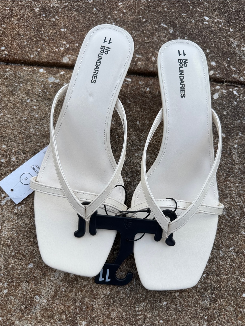 No Boundaries Bone Square-Toe Thong Slide Sandals. Size 11. NWT